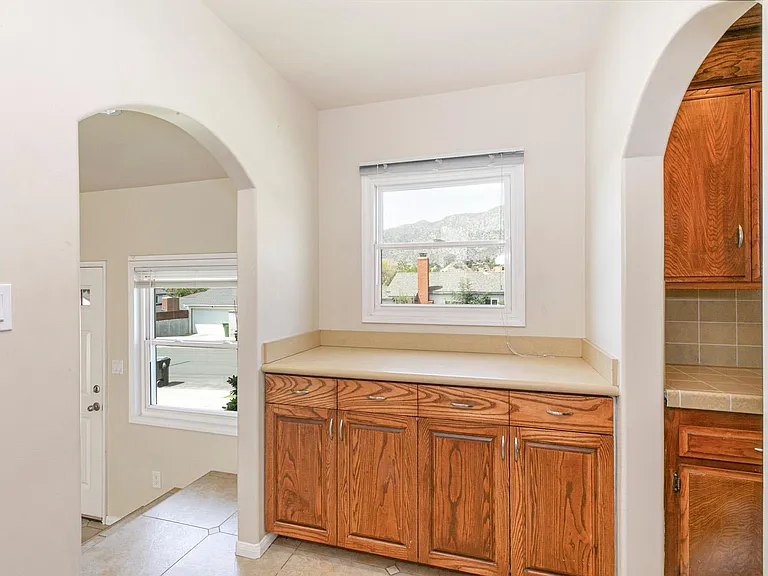 10929 Whitegate Ave — Photo 21