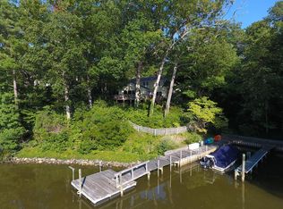 598 Glebe Rd, Irvington, VA 22480