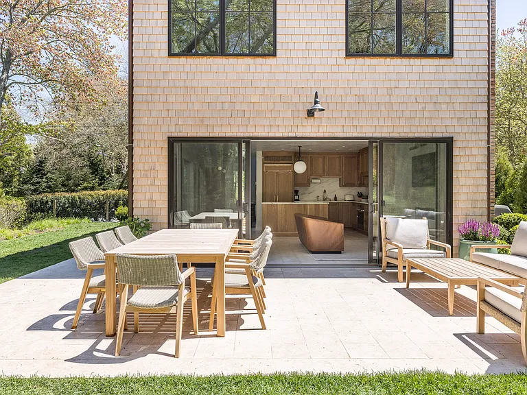 23 Maple Ln — Photo 2