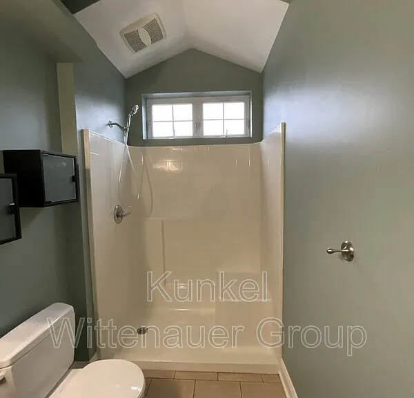 409 W Washington St #C — Photo 15