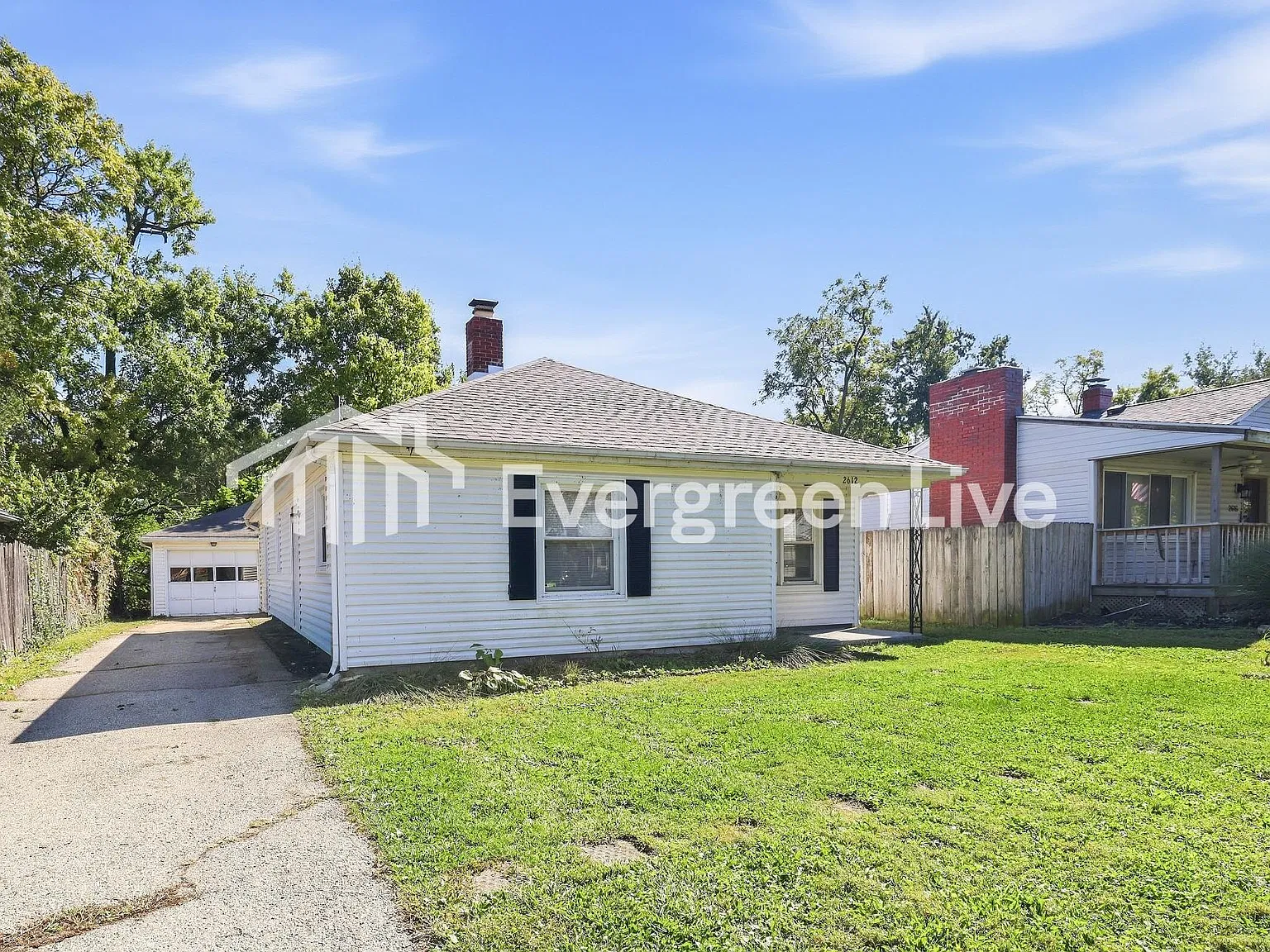 3 bed, 1.0 bath, 1120 sqft, $1,395 — Photo 2