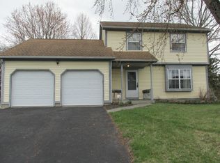 3692 Mountshannon Rd, Columbus, OH 43221