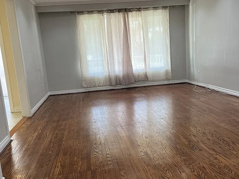 1166 McBride Ave #UPPER — Photo 9