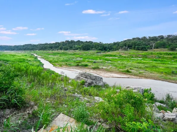 24709 Fossil Trl, Spicewood, TX 78669