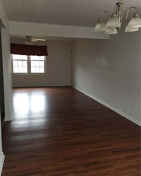 1st image of 1428 W 27th St