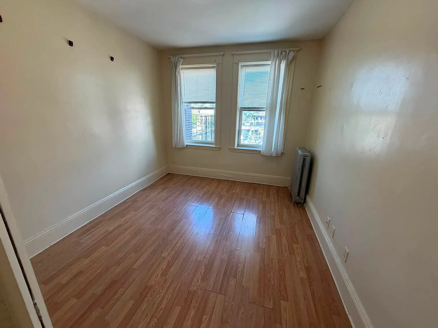 3 bed, 999 sqft, $3,000 — Photo 2