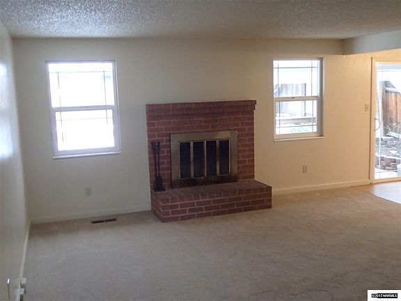 3rd image of 3151 Meadowlands Dr