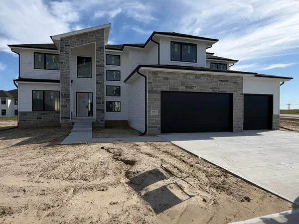 5407 213th St, Elkhorn, NE 68022
