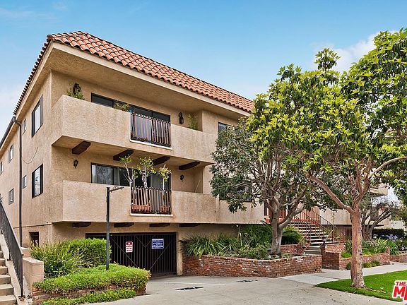 2nd image of 843 16th St APT 204