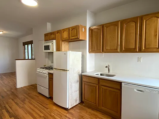 Rented by TheRealEstateCompany.com LLC | media 18