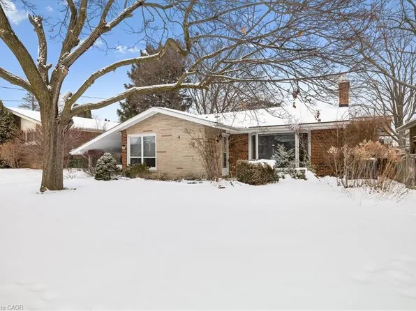 359 Pepper Dr, Burlington, ON L7R 3C8