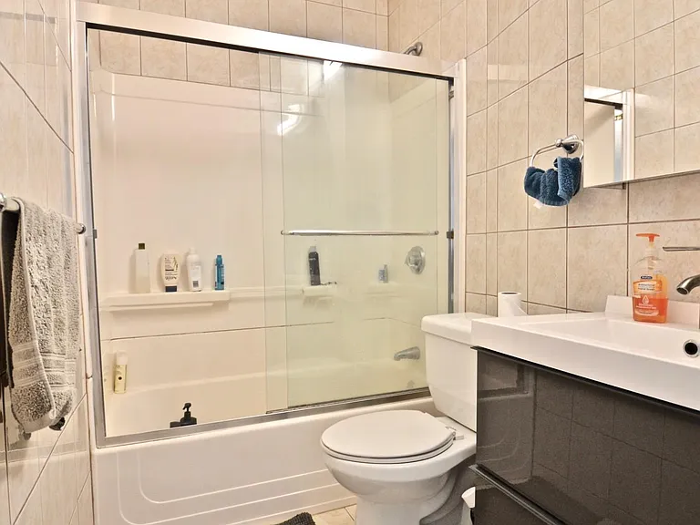 1616 Beacon St #5 — Photo 9