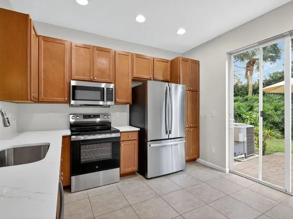 7458 Sarentino Ln #113, Boynton Beach, FL 33437