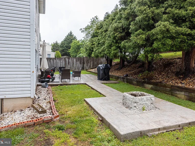 664 Rocky Knoll Arch — Photo 16