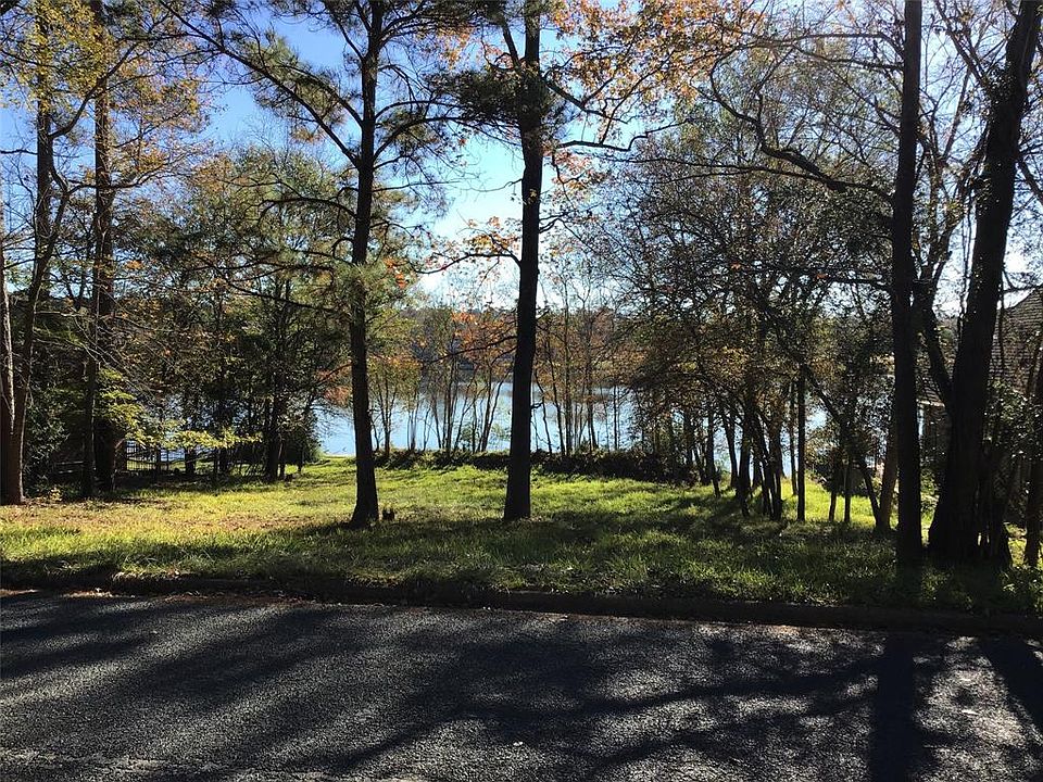 1st image of 829 Overbrook Dr