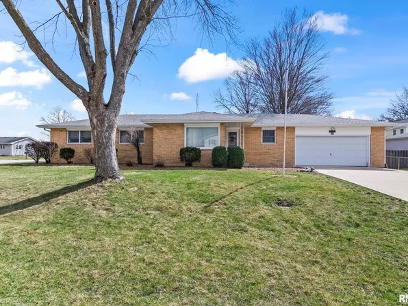 608 Rainbow Dr, Athens, IL 62613