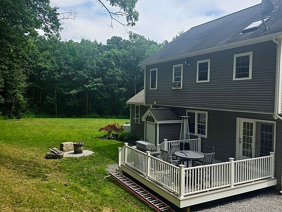 5th image of 543 Jones Hill Rd