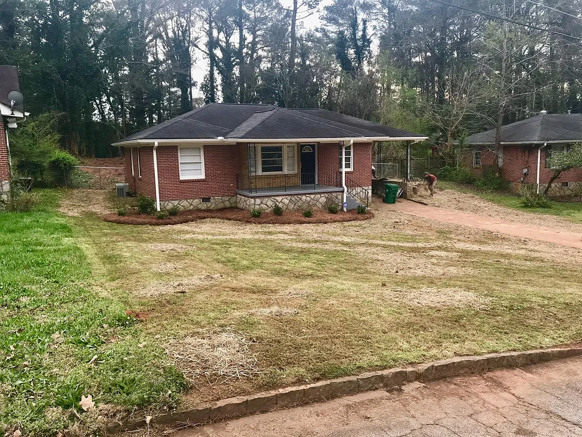Front view - 1899 Ridgeland Dr