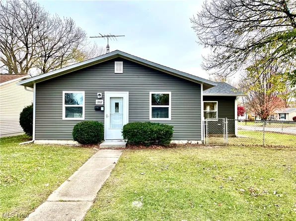 1302 Wamajo Dr, Sandusky, OH 44870
