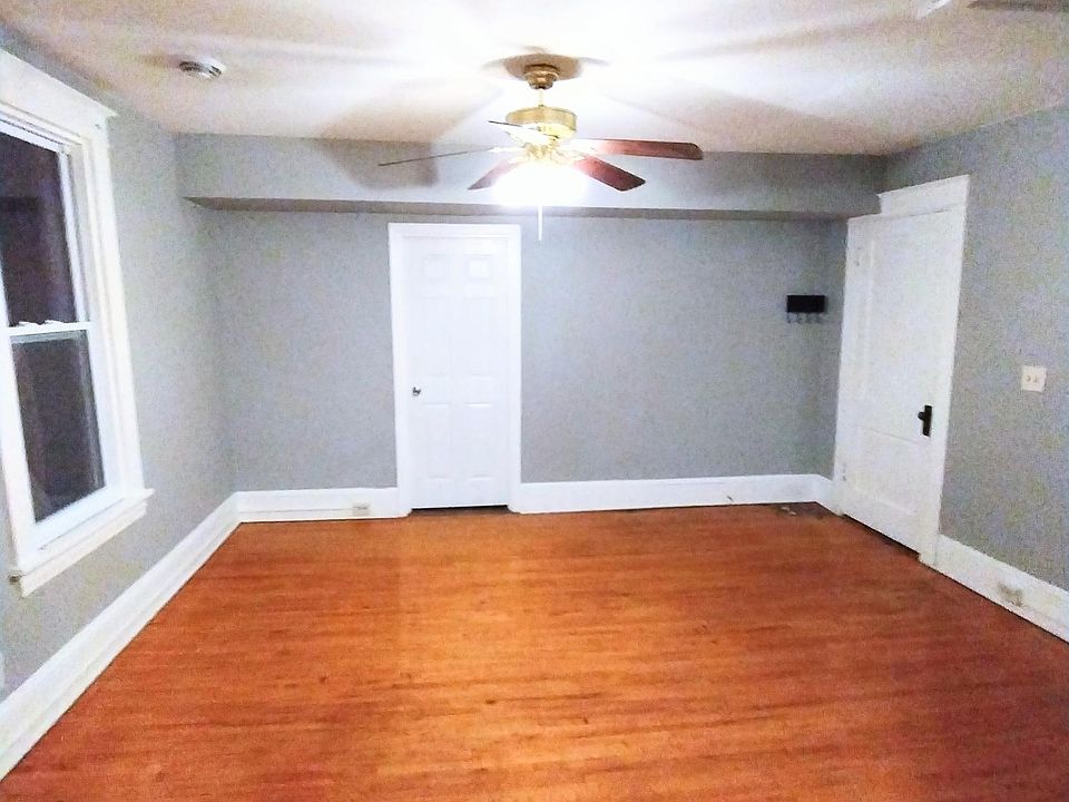 1st image of 3325 Clinton Ave #2