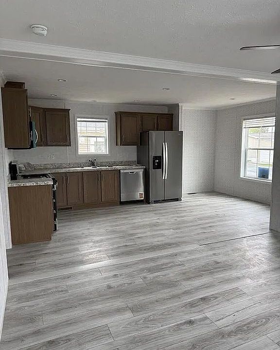 2nd image of 33 Summer St