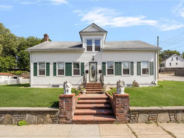 14-16 Border St, West Warwick, RI 02893