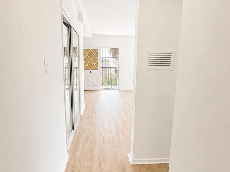 1156 Alameda Ave — Photo 14