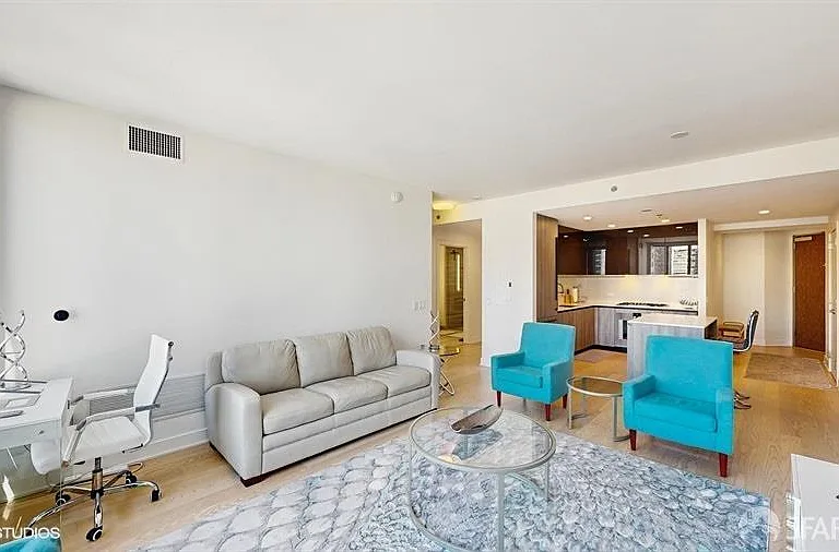 338 Main St #18H — Photo 9