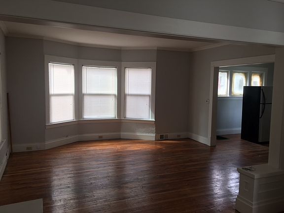 2nd image of 417 Benjamin Ave SE