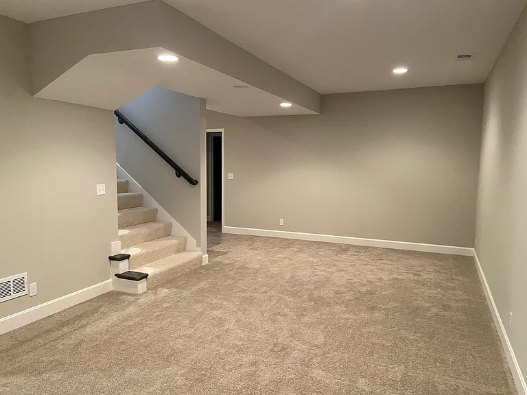 16176 Fontana St — Photo 14