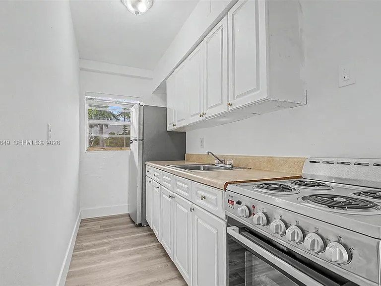 1685 Jefferson Ave #15 — Photo 12