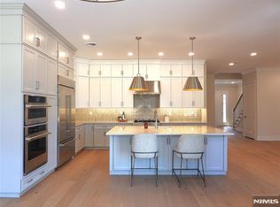 8 Royal Birkdale Lane Riv, Westwood, NJ 07675