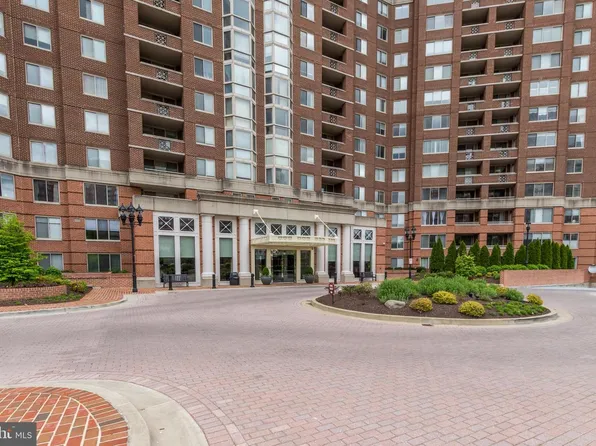 5809 Nicholson Ln APT 103, Rockville, MD 20852