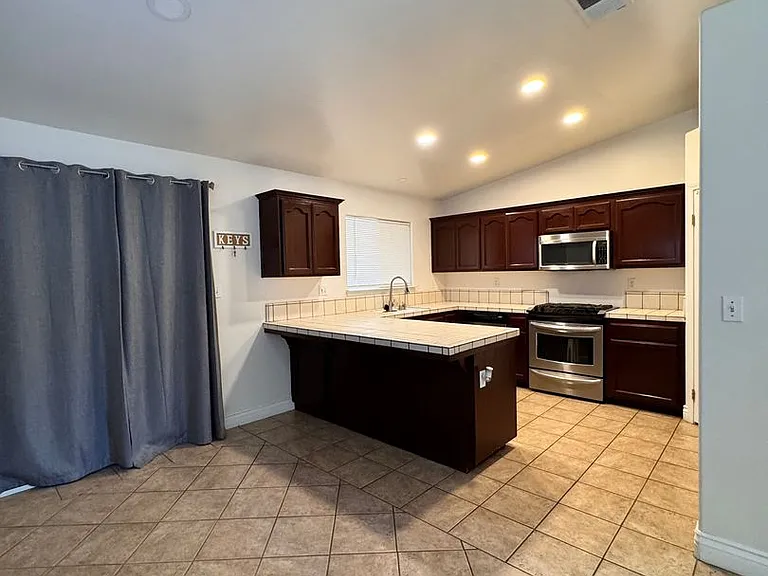 4012 Island Mist Ct — Photo 4