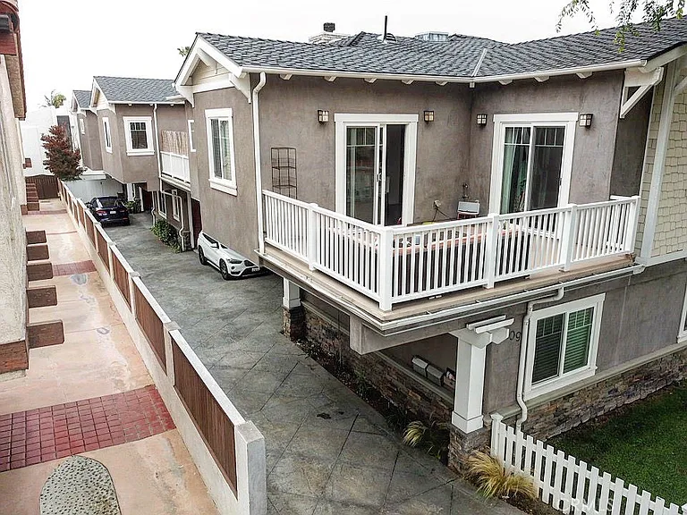 2109 Grant Ave #A — Photo 2