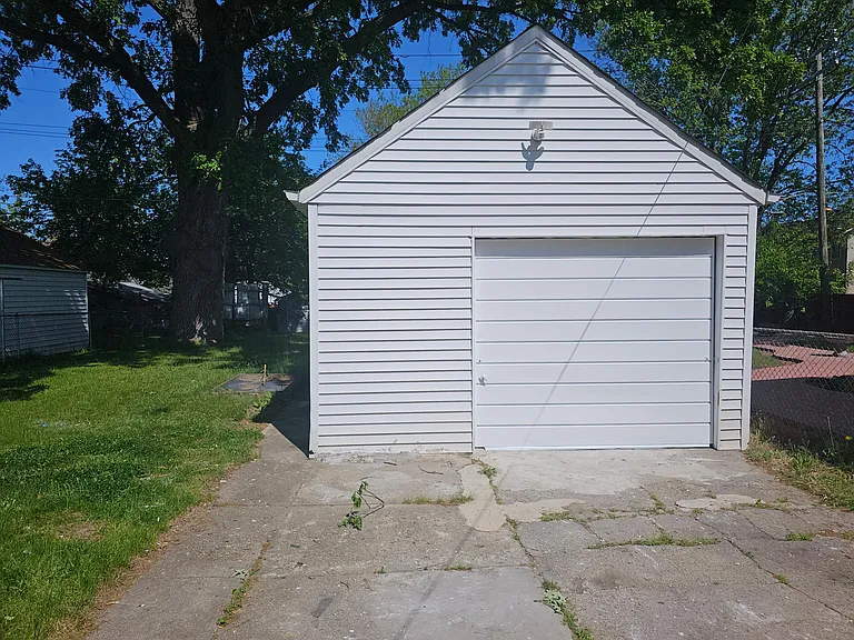 5696 N Vernon St — Photo 5