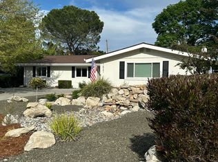 1521 Country Club Dr, Paso Robles, CA 93446