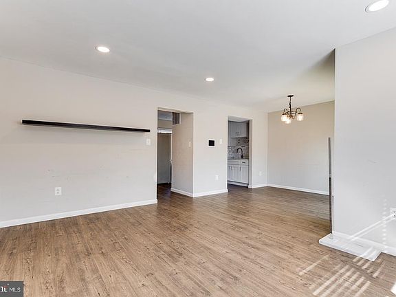 4th image of 2691 Cristina Ct