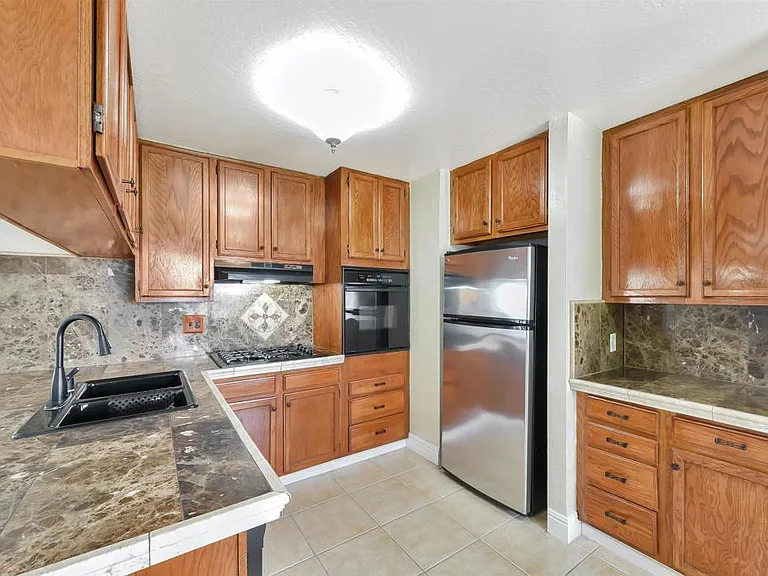 758 Candlestick Way — Photo 5