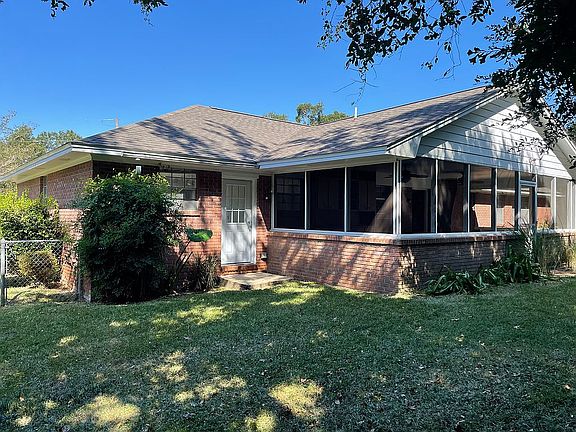 3rd image of 6480 Hermitage Dr