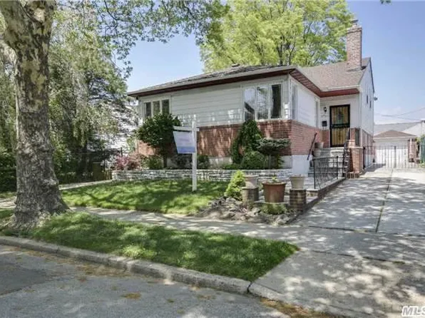 20935 30th Ave, Bayside, NY 11360