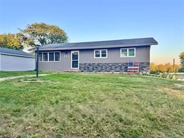 411 N Virginia St, Monroe, IA 50170