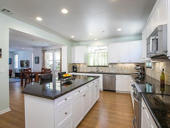 3rd image of 237 Bluebonnet Ln Unit 802