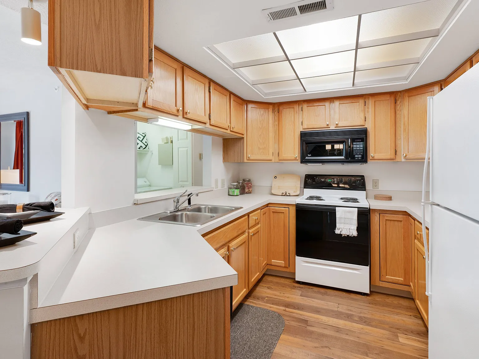 Bennington Pond Apartments — Photo 3