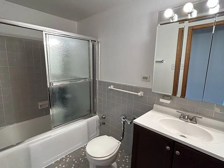 4180 Marine Terrace Apartments — Photo 108