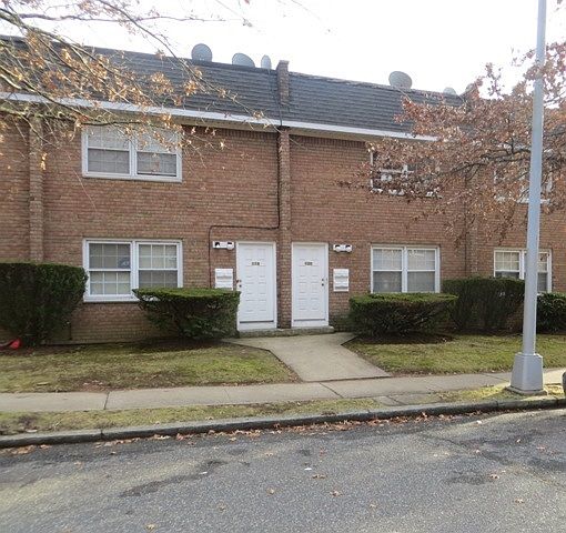 1st image of 124 Fayette Ave #F2