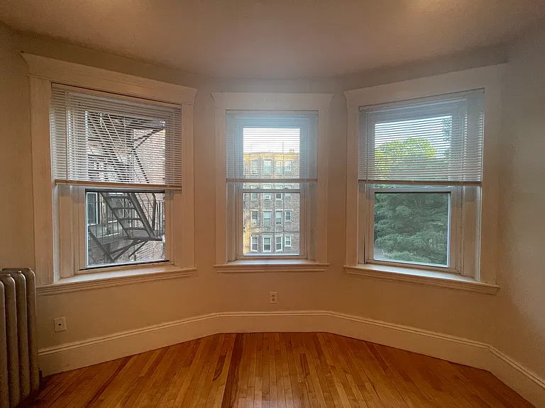 164 Strathmore Rd #12 — Photo 5