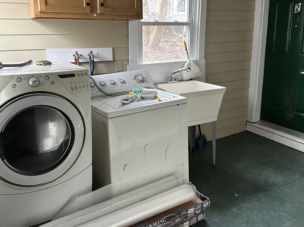 1229 W North St #2, Kalamazoo, MI 49006