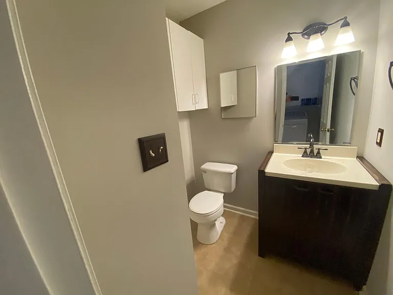 107 Breezemere Ct — Photo 13