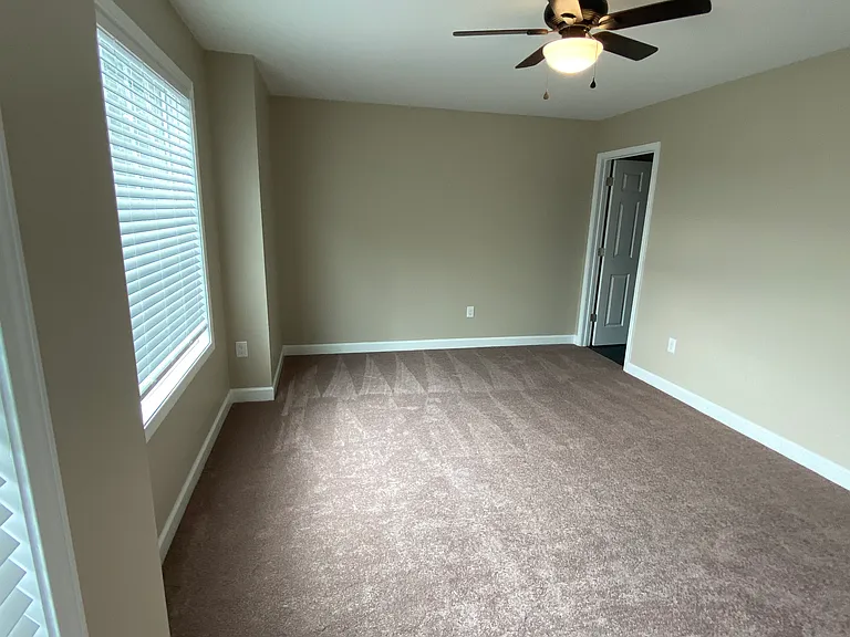 803 E Main St — Photo 11